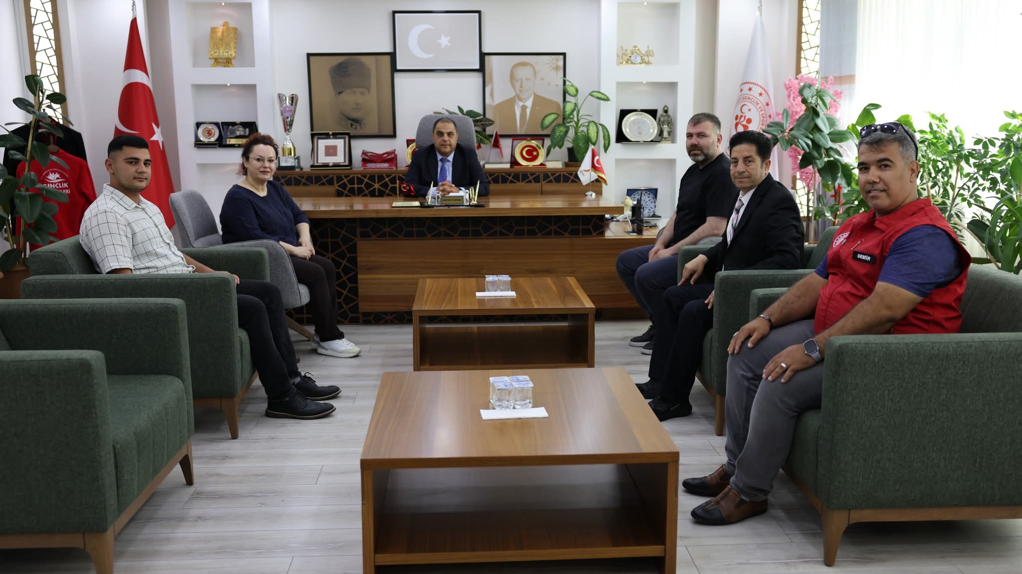 Gençlik ve Spor Bakanlığı Kilis Gençlik Merkezi'den ÜNİFEST Türkiye Birincisi Proje Ekibimize Kutlama